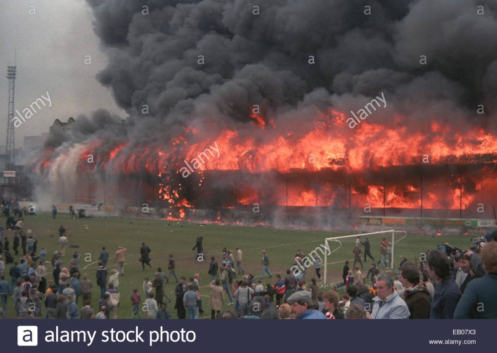 bradford-city-football-club-stadium-disaster-of-11th-may-1985-the-EB07X3.jpg
