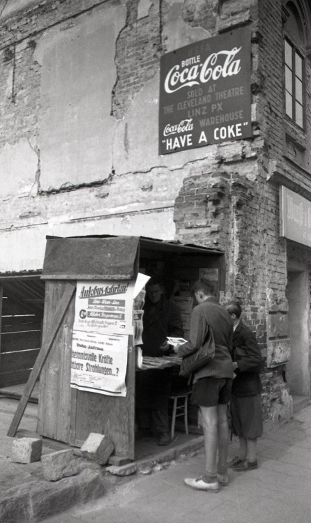 1_geteilte_stadt_kiosk.jpg