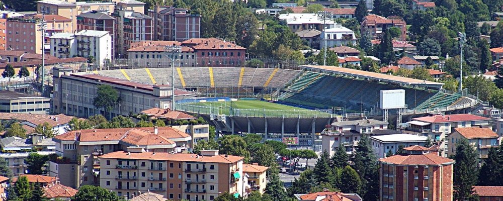 1280px-Bergamo_stadio_dalla_Rocca.jpg