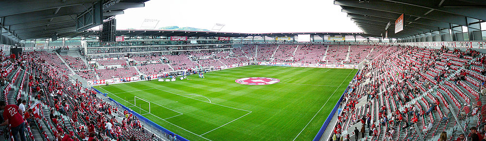 AFG_ARENA_St._Gallen_-_Erstes_Spiel_CH_-_LIE_03.jpg