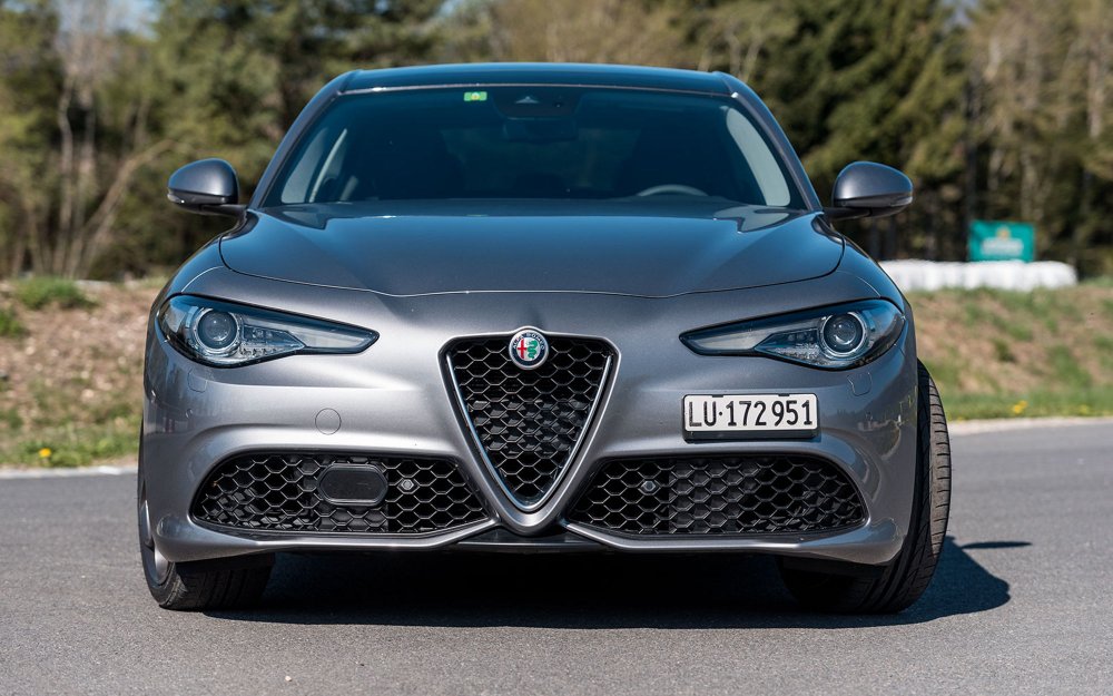 alfa-giulia-01-6e8996d6b398976g1e313083c892a7a4@2x.jpg