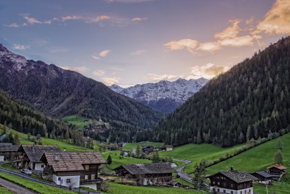 bergbauerndorf-in-suedtirol-13a22595-fbbb-4524-b019-7d23a5b0ff08.jpg