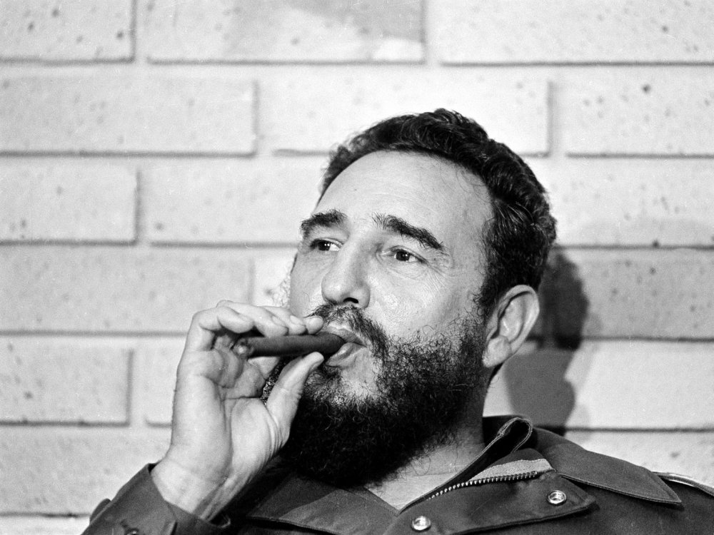 fidel-castro-100~_v-HintergrundL.jpg