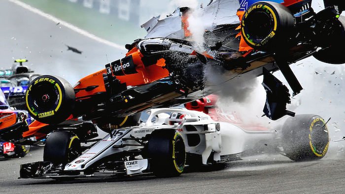 260818-crash_5ace5_f_700x394.jpg