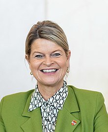 220px-2020_Klaudia_Tanner_Ministerrat_am_8.1.2020_(49351575442)_(cropped)_(cropped).jpg