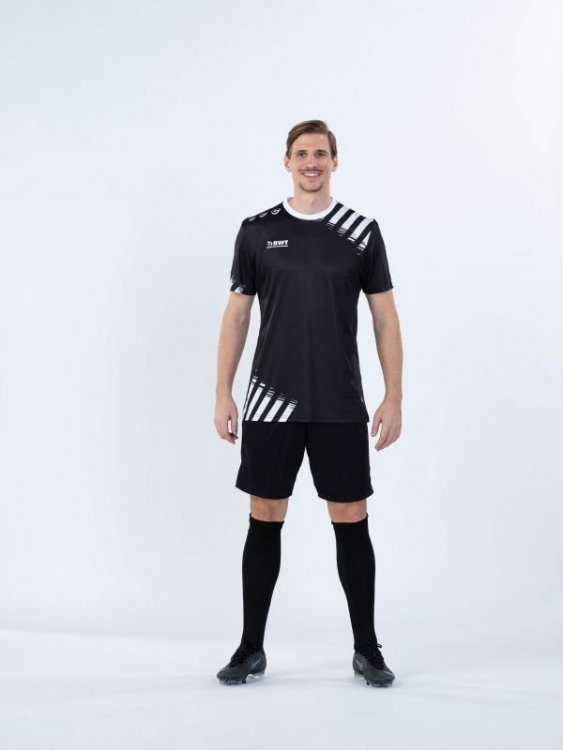 BWT_One_Trikot_schwarz_2_800x800.jpg