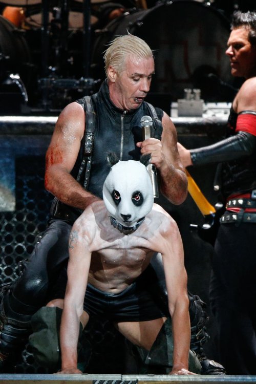 till-lindemann-rammstein-sex.jpg