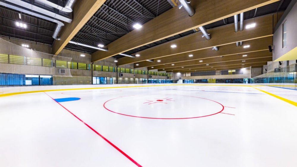 Eishalle-B-Eisfläche-©MCG-Krug-1200x675.jpg