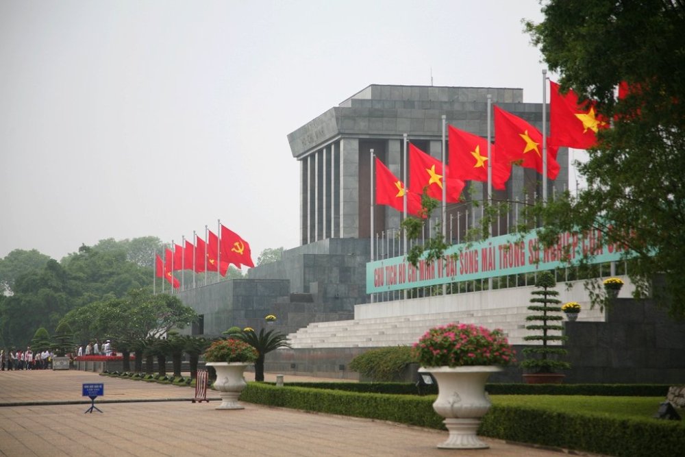 Ho_chi_minh_mausoleum_2.jpg