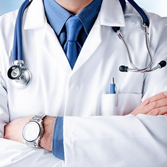 0395_Arzt_mit_Stethoskop_AdobeStock_133334155.jpg